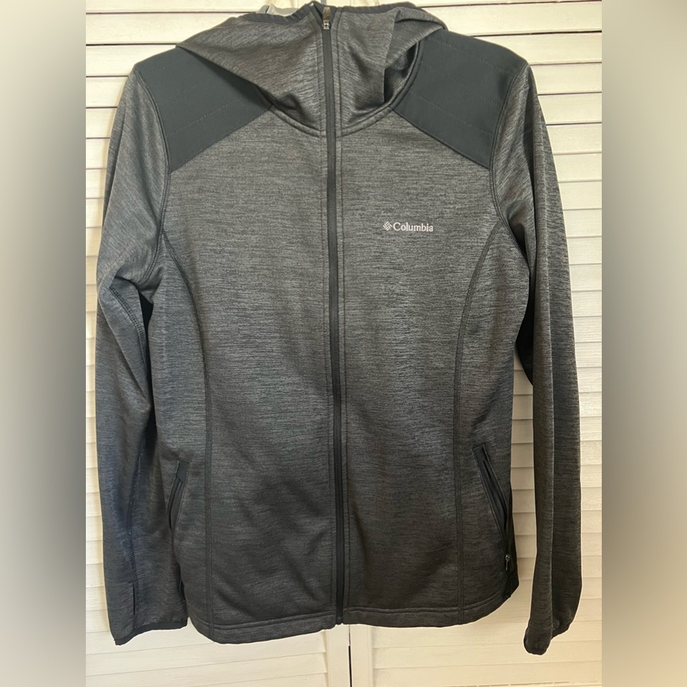 Columbia Sweater, size L